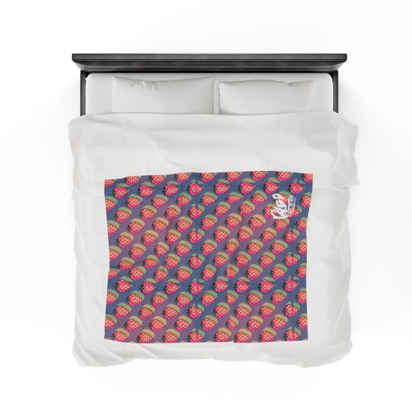 Strawberry Velveteen Plush Blanket - Image 8