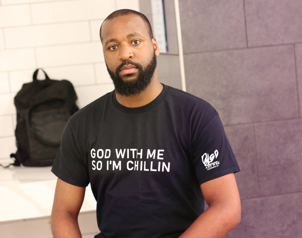 God with me so I'm Chillin -T-Shirt